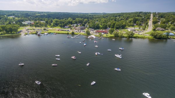 Boating on Chautauqua Lake